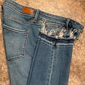 Abercrombie & Finch jeans 
Low rise ankle jeans